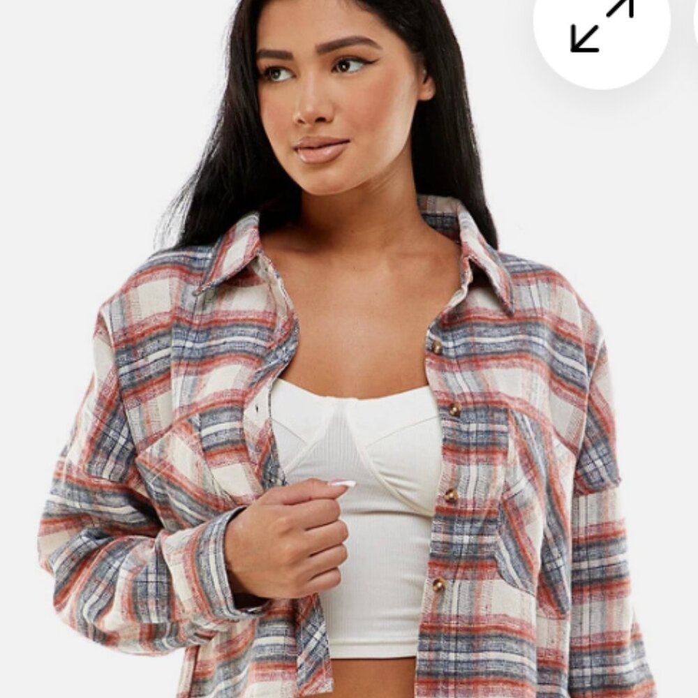 Cropped Plaid Button-Up Flannel — Ci Sono (Size XL) - Picture 2 of 4
